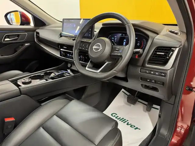 日産 エクストレイル G e－4ORCE 群馬県 2022(令4)年 0.2万km 赤 安全装備/・エマージェンシーブレーキ/・アラウンドビューモニター/・プロパイロット/・ふらつき防止/・インテリジェントルームミラー/・後側方支援/・SOSコール/メーカーナビゲーション/・AM/FM/フルセグTV/・Bluetooth/Apple car play/LEDヘッドライト/オートライト/ハンドルヒーター/全席シートヒーター/パワーシートDN席/シートメモリー/防水シート/ビルトインETC2.0/電動格納ドアミラー/プッシュスタート/スマートキー/純正19インチアルミホイール