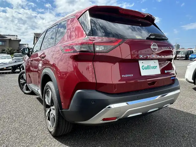 日産 エクストレイル G e－4ORCE 熊本県 2022(令4)年 0.2万km 赤 安全装備/・エマージェンシーブレーキ/・アラウンドビューモニター/・プロパイロット/・ふらつき防止/・インテリジェントルームミラー/・後側方支援/・SOSコール/メーカーナビゲーション/・AM/FM/フルセグTV/・Bluetooth/Apple car play/LEDヘッドライト/オートライト/ハンドルヒーター/全席シートヒーター/パワーシートDN席/シートメモリー/防水シート/ビルトインETC2.0/電動格納ドアミラー/プッシュスタート/スマートキー/純正19インチアルミホイール