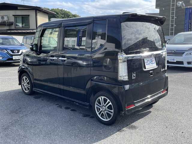 ホンダ Ｎ ＢＯＸ カスタム G SSパッケージ 山形県 2015(平27)年 9万km スマートブラック (株)IDOMが運営する【じしゃロン山形店】の自社ローン専用車両になります。/こちらは現金またはオートローンご利用時の価格です。/自社ローンご希望の方は別途その旨お申付け下さい。/ワンオーナー/禁煙車/純正Gathers SDナビ/（CD/DVD/BT/SD/フルセグTV）/ステアリングリモコン/バックカメラ/両側パワースライドドア/CTBA/あんしんパッケージ/アイドリングストップ/電動格納ミラー/フロントフォグランプ/スペアキー/純正フロアマット・バイザー/取扱説明書/保証書