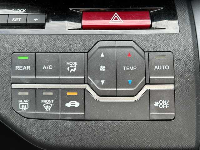 ホンダ ステップワゴン スパーダ S 新潟県 2014(平26)年 10.6万km ホワイトオーキッドパール 純正ナビ【BT/フルセグテレビ/FM・AM】/バックカメラ/アイドリングストップ/両側パワースライドドア/クルーズコントロール/純正アルミホイール/ETC/オートライト/横滑り防止装置/スマートキー