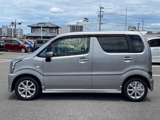 スズキ ワゴンＲ スティングレー L 長崎県 2017(平29)年 4.8万km スチールシルバーM 社外SDナビ/CD/DVD/BT/フルセグTV/衝突被害軽減ブレーキ/D席シートヒーター/ステアリングスイッチ/LEDヘッドライト/オートライト/純正14インチAW/ETC/スマートキー×2