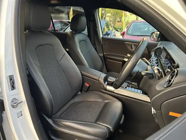 メルセデス・ベンツ ＧＬＢ２００ｄ 神奈川県 2020(令2)年 3.6万km ポーラホワイト ワンオーナー/純正HDDナビ/フルセグTV/BT/360°カメラシステム/純正ETC2.0/純正ドライブレコーダー/レーダーセーフティパッケージ/パークトロニック/タイヤ空気圧警報システム/ドライブアウェイアシスト/リアクロストラフィックアラート/スマートキー/クルーズコントロール＆可変スピードリミッター/LEDヘッドライト/LEDリアフォグランプ/シートメモリー付きパワーシート/シートヒーター（前席）/電動ランバーサポート（前席）/イルミネーテッドステップカバー（前席）/革巻きステアリング/電動調整・可倒式ヒーテッドドアミラー/盗難防止装置/純正フロアマット/保証書/取扱説明書/スペアキー×１