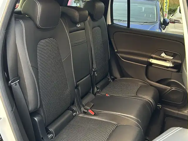 メルセデス・ベンツ ＧＬＢ２００ｄ 神奈川県 2020(令2)年 3.6万km ポーラホワイト ワンオーナー/純正HDDナビ/フルセグTV/BT/360°カメラシステム/純正ETC2.0/純正ドライブレコーダー/レーダーセーフティパッケージ/パークトロニック/タイヤ空気圧警報システム/ドライブアウェイアシスト/リアクロストラフィックアラート/スマートキー/クルーズコントロール＆可変スピードリミッター/LEDヘッドライト/LEDリアフォグランプ/シートメモリー付きパワーシート/シートヒーター（前席）/電動ランバーサポート（前席）/イルミネーテッドステップカバー（前席）/革巻きステアリング/電動調整・可倒式ヒーテッドドアミラー/盗難防止装置/純正フロアマット/保証書/取扱説明書/スペアキー×１