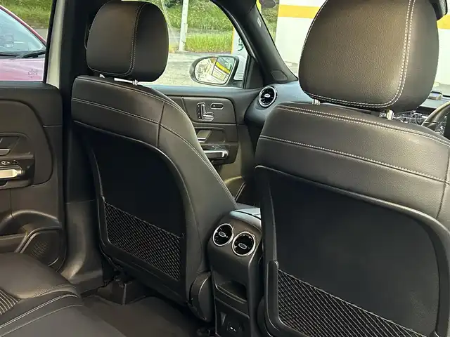 メルセデス・ベンツ ＧＬＢ２００ｄ 神奈川県 2020(令2)年 3.6万km ポーラホワイト ワンオーナー/純正HDDナビ/フルセグTV/BT/360°カメラシステム/純正ETC2.0/純正ドライブレコーダー/レーダーセーフティパッケージ/パークトロニック/タイヤ空気圧警報システム/ドライブアウェイアシスト/リアクロストラフィックアラート/スマートキー/クルーズコントロール＆可変スピードリミッター/LEDヘッドライト/LEDリアフォグランプ/シートメモリー付きパワーシート/シートヒーター（前席）/電動ランバーサポート（前席）/イルミネーテッドステップカバー（前席）/革巻きステアリング/電動調整・可倒式ヒーテッドドアミラー/盗難防止装置/純正フロアマット/保証書/取扱説明書/スペアキー×１