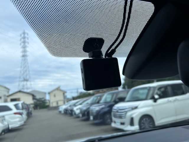 トヨタ カローラ スポーツ HVGスタイル50ミリオンED 大阪府 2022(令4)年 2.7万km プラチナホワイトパールマイカ ナビ　/フルセグ　/バックカメラ　/レーダークルーズコントロール　/ブラインドスポットモニター　/ハーフレザーシート　/シートヒータ　/ＵＳＢ　/ビルトインＥＴＣ　/ＬＥＤヘッドライト　/ＤＶＤキット　/前後ドラレコ