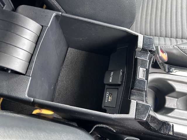 トヨタ カローラ スポーツ HVGスタイル50ミリオンED 大阪府 2022(令4)年 2.7万km プラチナホワイトパールマイカ ナビ　/フルセグ　/バックカメラ　/レーダークルーズコントロール　/ブラインドスポットモニター　/ハーフレザーシート　/シートヒータ　/ＵＳＢ　/ビルトインＥＴＣ　/ＬＥＤヘッドライト　/ＤＶＤキット　/前後ドラレコ