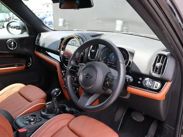 ＭＩＮＩ ＢＭＷ ミニ クロスオーバー クーパー S E オール4 長野県 2023(令5)年 1.3万km ミッドナイト・ブラック・メタリック ・モルトブラウンレザーシート/・純正ナビ /・バックカメラ /・CarPlay /・ACC /・衝突軽減B/・レーンディパチャーW /・パーキングアシスト /・コンフォートアクセス /・パワーシート/ヒータ /・パワーバックD /・オプション18インチアルミホイール