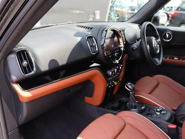 ＭＩＮＩ ＢＭＷ ミニ クロスオーバー クーパー S E オール4 長野県 2023(令5)年 1.3万km ミッドナイト・ブラック・メタリック ・モルトブラウンレザーシート/・純正ナビ /・バックカメラ /・CarPlay /・ACC /・衝突軽減B/・レーンディパチャーW /・パーキングアシスト /・コンフォートアクセス /・パワーシート/ヒータ /・パワーバックD /・オプション18インチアルミホイール