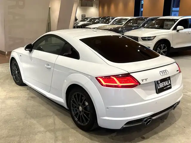 アウディ ＴＴクーペ 2．0 TFSI クワトロ 道央・札幌 2015(平27)年 4.4万km グレイシアホワイトメタリック アシスタンスパッケージアドバンスト/マトリクスLEDヘッドライト/AUDIサイドアシスト/レーンアシスト/パークアシスト/バックカメラ/ホールドアシスト/MMIナビゲーション/バーチャルコックピッド/パワーシート/パーキングエイド/社外GPSレーダー