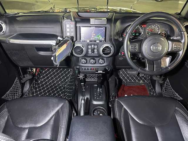 クライスラー・ジープ ジープ ラングラー アンリミテッド サハラ 長野県 2015(平27)年 6.2万km 黒 リフトアップ（PRO　COMP）/Smittybilt XRCフロントバンパー/Smittybilt XRCリアバンパー/Smittybilt　ルーフラック/NITTO　TRAIL　GLAPPLERタイヤ/（37×13.50R20）/FUEL20インチアルミホイール/サイドオーニング/社外グリル/社外サイドステップ/社外ヘッドライト/社外テープランプガード/社外テールランプ/社外マフラー/社外オーバーフェンダーパイプ/カロッツェリアナビ/ETC/Bluetooth・フルセグTV・SD・DVD・FM/デジタルインナーミラー型前後ドラレコ/サハラ黒レザーシート/前席シートヒーター/クルーズコントロール/ドアバイザー/保証書/取扱説明書/スペアキー