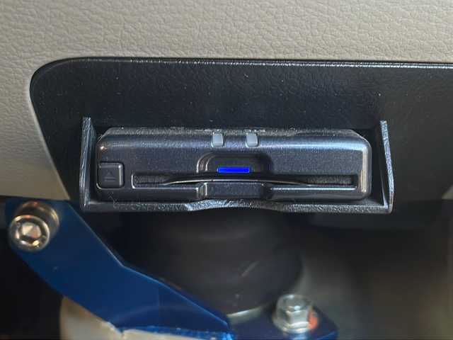 スズキ エブリィ ワゴン PZターボ スペシャル 東京都 2021(令3)年 5.6万km クールカーキPM 4WD/ターボ車/社外SDナビ　型式：CN-F1X10BLD/Bluetooth/フルセグTV/衝突被害軽減ブレーキ/車線逸脱警報装置/両側パワースライドドア/ETC/バックカメラ/プッシュスタート/スマートキー×2/シートヒーター/ドライブレコーダー/社外ステアリング（純正有り）/社外マフラー（純正有り）/社外フロントバンパー（純正有り）/社外テールランプ（純正有り）/スピーカー　/ルーフキャリア/マッドガード