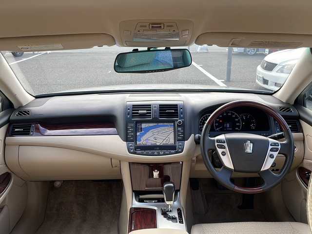 トヨタ クラウン ロイヤル ロイヤルサルーン 島根県 2011(平23)年 5.8万km プレミアムシルバーパール メーカーナビゲーション/フルセグ CD DVD/クルーズコントロール/バックカメラ/D/N席パワーシート/ビルトインETC/社外ドライブレコーダー/純正フロアマット/純正16インチアルミホイール