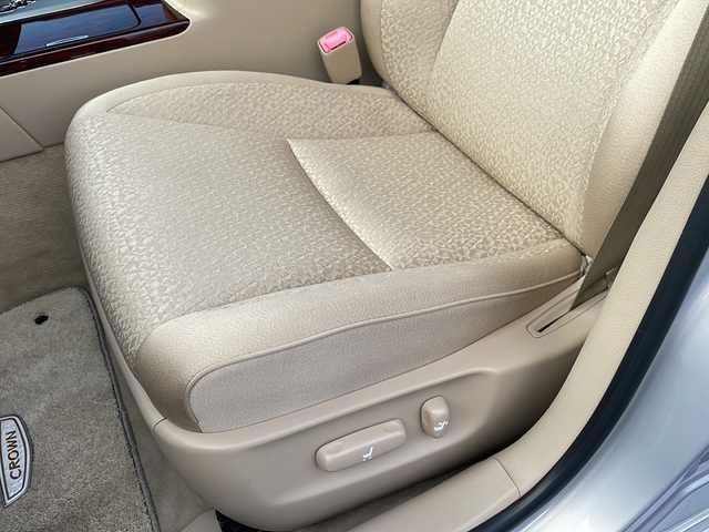 トヨタ クラウン ロイヤル ロイヤルサルーン 島根県 2011(平23)年 5.8万km プレミアムシルバーパール メーカーナビゲーション/フルセグ CD DVD/クルーズコントロール/バックカメラ/D/N席パワーシート/ビルトインETC/社外ドライブレコーダー/純正フロアマット/純正16インチアルミホイール