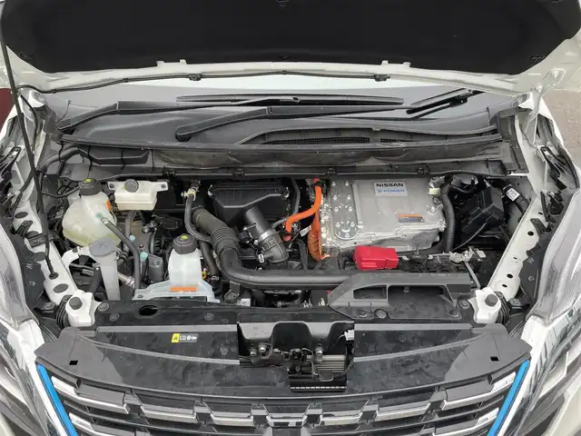 日産 セレナ e－パワー ハイウェイスター G 千葉県 2022(令4)年 3.5万km ブリリアントホワイトパール 禁煙車/360度セーフティーセンス/・プロパイロット/・インテリジェントクリアランスアラート/・エマージェンシーブレーキ/・ブラインドスポット警報/両側パワースライドドア/純正10インチナビ/・CD/DVD/Bluetooth/フルセグTV/アラウンドビューモニター/レーダークルーズコントロール/LEDオートライト/純正16インチアルミホイール/アイドリングストップ/プッシュスタート/スマートキー