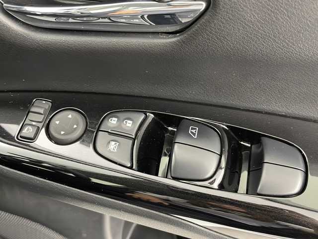 日産 セレナ e－パワー ハイウェイスター G 千葉県 2022(令4)年 3.5万km ブリリアントホワイトパール 禁煙車/360度セーフティーセンス/・プロパイロット/・インテリジェントクリアランスアラート/・エマージェンシーブレーキ/・ブラインドスポット警報/両側パワースライドドア/純正10インチナビ/・CD/DVD/Bluetooth/フルセグTV/アラウンドビューモニター/レーダークルーズコントロール/LEDオートライト/純正16インチアルミホイール/アイドリングストップ/プッシュスタート/スマートキー