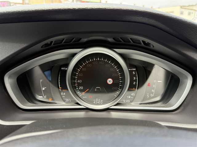ボルボ Ｖ４０ D4 インスクリプション 静岡県 2018(平30)年 4.3万km クリスタルホワイトP ホワイトレザーシート/BLIS/純正ナビ/(CD/Bluetooth/USB)/衝突被害軽減システム/バックカメラ/アダプティブクルーズコントロール/レーンキープアシスト/パーキングアシスト/メモリー付パワーシート/シートヒーター/スマートキー/ETC/ドライブレコーダー/フロアマット/純正17インチアルミホイール