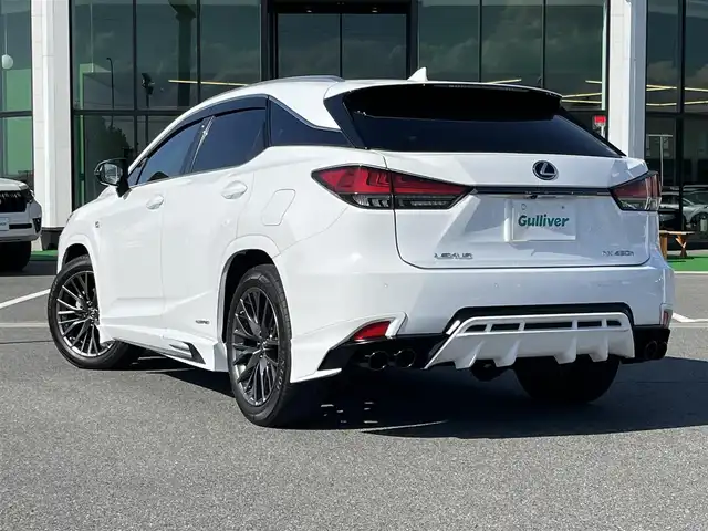 レクサス ＲＸ 450h Fスポーツ 奈良県 2019(令1)年 2.6万km ホワイトノーヴァガラスフレーク 純正１２．３インチナビ/（フルセグ／ＢＴ／ＣＤ／ＤＶＤ）/パノラマムーンルーフ/レーダークルーズコントロール/パノラミックビューモニター/ブラインドスポットモニター/パドルシフト/プリクラッシュセーフティ/前後コーナーセンサー/レーンキープアシスト/電動リアゲート/赤革シート/全席パワーシート/運転席メモリーシート/全席シートヒーター/前席エアーシート/ステアリングヒーター/パワーイージーアクセスシステム/ETC2.0/前後ドライブレコーダー/純正20インチAW/保証書/取り扱い説明書/スペアキーX2