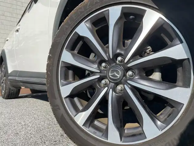 マツダ ＣＸ－３ XD Lパッケージ 滋賀県 2019(平31)年 8万km スノーフレイクホワイトパールマイカ BOSEサウンドシステム/純正ナビ/（AM/FM/CD/DVD/フルセグ/Bluetooth/USB）/アラウンドビューモニター/バックカメラ/ETC/i-ACTIVSENSE/・踏み間違い防止アシスト/・ブレーキアシスト/・プリクラッシュブレーキアシスト/・ヒルスタート（坂道発進）アシスト/・前方衝突防止支援システム/・後側方衝突防止支援システム/・TCS（トラクションコントロールシステム）/・VDC（ビークルダイナミクスコントロール）/・レーンキープアシスト/・車間自動制御システム/・ASCD（オートスピードコントロール装置）/・ABS（アンチロックブレーキシステム）/・バックビューモニター/・サイドブラインドモニター/・コーナー・バックセンサー（ソナー）/・標識検知機能/運転席・助手席シートヒーター/ステアリングヒーター/電動格納ミラー/電子パーキング/ブレーキホールド/アイドリングストップ/ステアリングスイッチ/パドルシフト/オートライト/LEDヘッドライト/フロントフォグ/フルオートエアコン/USB端子/プッシュスタート/スマートキー/純正フロアマット/純正ドアバイザー