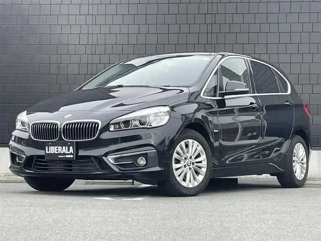 ＢＭＷ ２１８ｄ アクティブツアラー ラグジュアリー 静岡県 2016(平28)年 5.6万km サファイアブラックP インテリジェントセーフティ/衝突軽減ブレーキ/車線逸脱警告/IDriveHDDナビBluetooth/インターフェース　バックカメラ/ブラックレザーシートシートヒーター/パワーシート　運転席メモリー機能/リヤガラスフィルム施工/キーレス/ミラー一体型ETC/前後ドライブレコーダー