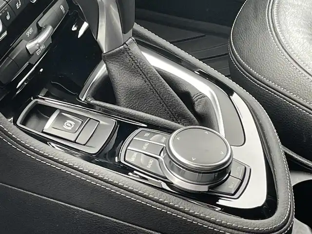 ＢＭＷ ２１８ｄ アクティブツアラー ラグジュアリー 静岡県 2016(平28)年 5.6万km サファイアブラックP インテリジェントセーフティ/衝突軽減ブレーキ/車線逸脱警告/IDriveHDDナビBluetooth/インターフェース　バックカメラ/ブラックレザーシートシートヒーター/パワーシート　運転席メモリー機能/リヤガラスフィルム施工/キーレス/ミラー一体型ETC/前後ドライブレコーダー