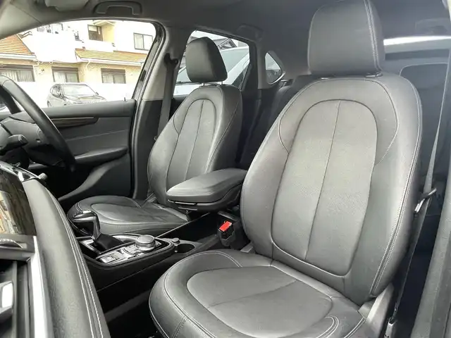 ＢＭＷ ２１８ｄ アクティブツアラー ラグジュアリー 静岡県 2016(平28)年 5.6万km サファイアブラックP インテリジェントセーフティ/衝突軽減ブレーキ/車線逸脱警告/IDriveHDDナビBluetooth/インターフェース　バックカメラ/ブラックレザーシートシートヒーター/パワーシート　運転席メモリー機能/リヤガラスフィルム施工/キーレス/ミラー一体型ETC/前後ドライブレコーダー