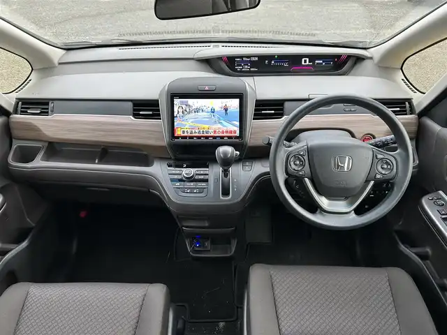 ホンダ フリード G ホンダセンシング 宮城県 2022(令4)年 2.9万km スーパープラチナグレーメタリック 1オーナー/ドラレコ//純正SDナビ（フルセグTV、DVD、CD、SD、BT、USB）//ETC//純正フロアマット//追従型クルコン//前席エアシート・シートヒーター//スペアキー//社外AW//純正鉄チン//ワイパーデアイサー//バックカメラ//両側パワースライド//レーントレーシングアシスト//オートライト//プリクラッシュセーフティ//横滑り防止機能