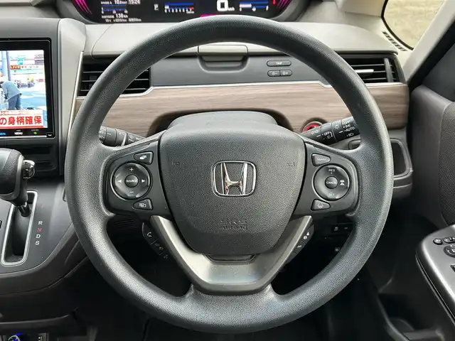 ホンダ フリード G ホンダセンシング 宮城県 2022(令4)年 2.9万km スーパープラチナグレーメタリック 1オーナー/ドラレコ//純正SDナビ（フルセグTV、DVD、CD、SD、BT、USB）//ETC//純正フロアマット//追従型クルコン//前席エアシート・シートヒーター//スペアキー//社外AW//純正鉄チン//ワイパーデアイサー//バックカメラ//両側パワースライド//レーントレーシングアシスト//オートライト//プリクラッシュセーフティ//横滑り防止機能