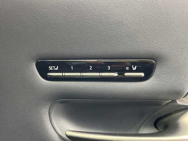 レクサス ＬＳ 500h Fスポーツ 群馬県 2018(平30)年 9.3万km ホワイトノーヴァガラスフレーク ４ＷＤ　ムーンルーフ　マークレビンソンオーディオ　純正ナビ　全周囲カメラ　ドラレコ　ビルトインＥＴＣ２．０　デジタルインナーミラー　シートベンチレーション　シートヒーター　ＬＴＡ　ＡＨＢ　禁煙車