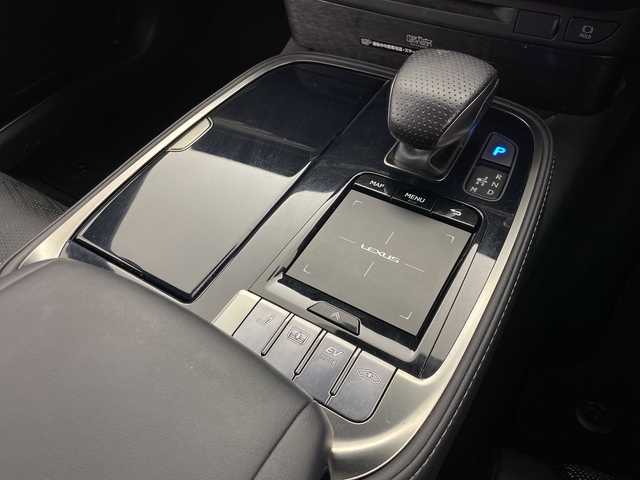 レクサス ＬＳ 500h Fスポーツ 群馬県 2018(平30)年 9.3万km ホワイトノーヴァガラスフレーク ４ＷＤ　ムーンルーフ　マークレビンソンオーディオ　純正ナビ　全周囲カメラ　ドラレコ　ビルトインＥＴＣ２．０　デジタルインナーミラー　シートベンチレーション　シートヒーター　ＬＴＡ　ＡＨＢ　禁煙車