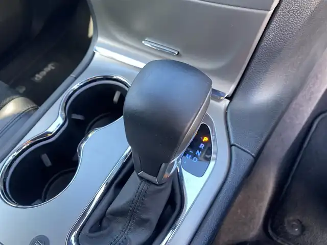 クライスラー・ジープ ジープ グランドチェロキー アルティテュード 福岡県 2018(平30)年 4.2万km ワインⅡ ・クルーズコントロール/・純正ナビ／ＢＴ／ＵＳＢ／ＡＵＸ/・バック／フロントカメラ/・ハーフレザーシート／シートヒーター/・ドライブレコーダー/・フルセグ/・ＥＴＣ/・純正２０ＡＷ/・LEDライト