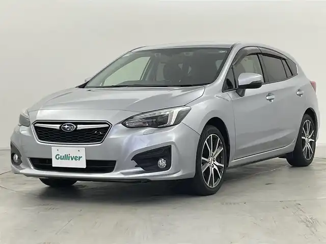 スバル インプレッサ スポーツ 2．0i－L アイサイト 群馬県 2017(平29)年 6万km アイスシルバーメタリック アドバンスドセイフティパッケージ/・リヤビークルディテクション/・ハイビームアシスト/――――――――――――――/純正8インチSDナビ/（フルセグTV/BT/CD/DVD/SD）/バックカメラ/前方純正ドライブレコーダー/後方社外ドライブレコーダー/ETC2.0/アイサイトVer.3/・プリクラッシュブレーキ/・ＡＴ誤発進/誤後進抑制制御/・全車速追従機能付きクルーズコントロール/・アクティブレーンキープ/（車線中央維持/車線逸脱抑制）/・車線逸脱警報/・ふらつき警報/電動パーキングブレーキ/ステアリングレスポンシブルヘッドライト/パドルシフト