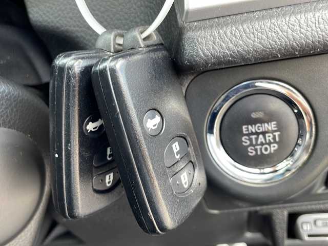 スバル フォレスター 2．0i－S アイサイト 新潟県 2014(平26)年 8.5万km クリスタルブラックシリカ ４WD/社外ナビ AVIC-MRZ099W/(CD/DVD/BT/AM/FM/フルセグ）/バックカメラ/黒ハーフレザーシート/パワーシート〈運転席＋助手席〉/シートヒーター〈運転席＋助手席〉/エアシート〈運転席＋助手席〉/ステアリングスイッチ/パドルシフト/ETC/アイサイトVer2/レーダークルーズコントロール/衝突軽減システム/レーンキープアシスト/ふらつき警報/先行車発進お知らせ/電動リアゲート/マルチインフォメーションディスプレイ/プッシュスタート/スマートキー/スペアキー