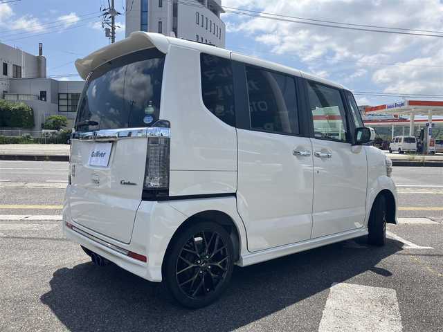 ホンダ Ｎ ＢＯＸ カスタムGターボSSブラッククタイル 広島県 2017(平29)年 3.7万km プレミアムホワイトパールⅡ 新車ワンオーナー/両側パワースライドドア/純正ナビ/バックカメラ/地デジTV/Bluetooth/無限グリル/社外センターマフラー/ハーフレザーシート/シティブレーキ/クルーズコントロール/パドルシフト/HIDヘッドライト/オートライト/前席シートヒーター/新車保証書/取扱説明書/スペアキー