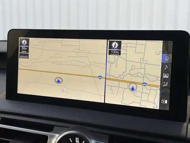 レクサス ＩＳ 300h Fスポーツ 福岡県 2020(令2)年 2.8万km ホワイトノーヴァガラスフレーク メーカー純正ナビ：CD DVD フルセグTV　Bluetooth　SD MIra cast/純正アルミホイール/パノラミックビューモニター/サンルーフ/赤革シート/ステアリングヒーター/D.Nパワーシート/シートヒーター/エアシート/サンルーフ/パドルシフト/レーダークルーズ/センタートレース/ＥＴＣ2.0/ＰＣＳ/ＢＳＭ/センタートレース/オートハイビーム/パドルシフト