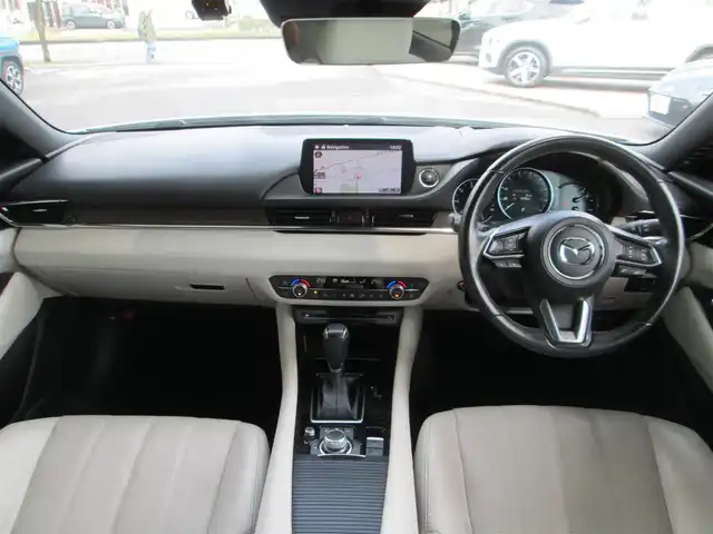 マツダ アテンザ ワゴン XD Lパッケージ 千葉県 2019(平31)年 7.7万km スノーフレイクホワイトパールマイカ ワンオーナー/純正SDナビ、フルセグTV(キャンセラー有)/360°ビューモニター/純正オーディオ【DVD/CD/BT/USB】/LEDヘッドライト/BOSEサウンドシステム/SBS/SCBS(衝突被害軽減ブレーキシステム)/レーダークルーズコントロール/レーンキープアシスト/ヘッドアップディスプレイ/ブラインドスポットモニター/前後コーナーセンサー/パドルシフト付き革巻きステアリング/白本革シート/運転席シートメモリ/前席パワーシート/シートヒーター/エアシート/ステアリングヒーター/レインクリアリングブルーミラー/純正19インチアルミホイール/純正前方ドライブレコーダー/ETC/スペアキー/取扱説明書/ナビ取扱説明書/新車時保証書/マツダ整備記録簿(R2/3/4/6/7)