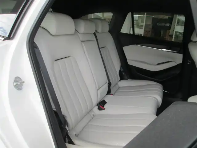 マツダ アテンザ ワゴン XD Lパッケージ 千葉県 2019(平31)年 7.7万km スノーフレイクホワイトパールマイカ ワンオーナー/純正SDナビ、フルセグTV(キャンセラー有)/360°ビューモニター/純正オーディオ【DVD/CD/BT/USB】/LEDヘッドライト/BOSEサウンドシステム/SBS/SCBS(衝突被害軽減ブレーキシステム)/レーダークルーズコントロール/レーンキープアシスト/ヘッドアップディスプレイ/ブラインドスポットモニター/前後コーナーセンサー/パドルシフト付き革巻きステアリング/白本革シート/運転席シートメモリ/前席パワーシート/シートヒーター/エアシート/ステアリングヒーター/レインクリアリングブルーミラー/純正19インチアルミホイール/純正前方ドライブレコーダー/ETC/スペアキー/取扱説明書/ナビ取扱説明書/新車時保証書/マツダ整備記録簿(R2/3/4/6/7)