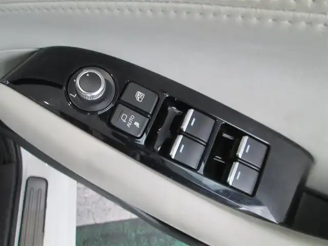 マツダ アテンザ ワゴン XD Lパッケージ 千葉県 2019(平31)年 7.7万km スノーフレイクホワイトパールマイカ ワンオーナー/純正SDナビ、フルセグTV(キャンセラー有)/360°ビューモニター/純正オーディオ【DVD/CD/BT/USB】/LEDヘッドライト/BOSEサウンドシステム/SBS/SCBS(衝突被害軽減ブレーキシステム)/レーダークルーズコントロール/レーンキープアシスト/ヘッドアップディスプレイ/ブラインドスポットモニター/前後コーナーセンサー/パドルシフト付き革巻きステアリング/白本革シート/運転席シートメモリ/前席パワーシート/シートヒーター/エアシート/ステアリングヒーター/レインクリアリングブルーミラー/純正19インチアルミホイール/純正前方ドライブレコーダー/ETC/スペアキー/取扱説明書/ナビ取扱説明書/新車時保証書/マツダ整備記録簿(R2/3/4/6/7)