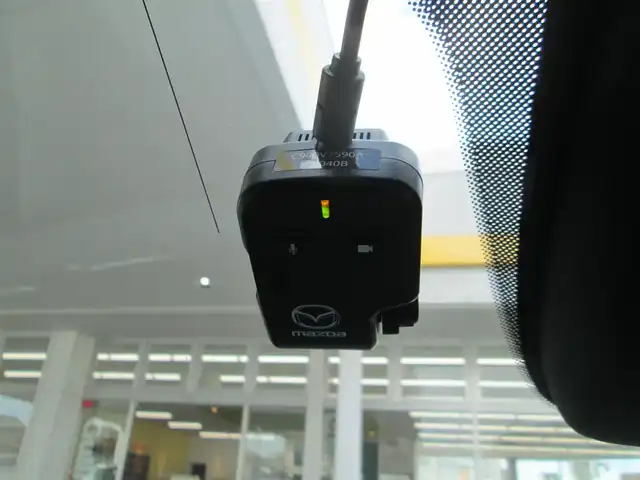 マツダ アテンザ ワゴン XD Lパッケージ 千葉県 2019(平31)年 7.7万km スノーフレイクホワイトパールマイカ ワンオーナー/純正SDナビ、フルセグTV(キャンセラー有)/360°ビューモニター/純正オーディオ【DVD/CD/BT/USB】/LEDヘッドライト/BOSEサウンドシステム/SBS/SCBS(衝突被害軽減ブレーキシステム)/レーダークルーズコントロール/レーンキープアシスト/ヘッドアップディスプレイ/ブラインドスポットモニター/前後コーナーセンサー/パドルシフト付き革巻きステアリング/白本革シート/運転席シートメモリ/前席パワーシート/シートヒーター/エアシート/ステアリングヒーター/レインクリアリングブルーミラー/純正19インチアルミホイール/純正前方ドライブレコーダー/ETC/スペアキー/取扱説明書/ナビ取扱説明書/新車時保証書/マツダ整備記録簿(R2/3/4/6/7)