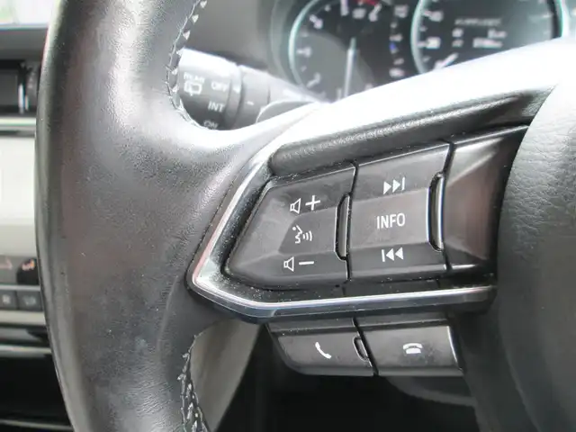 マツダ アテンザ ワゴン XD Lパッケージ 千葉県 2019(平31)年 7.7万km スノーフレイクホワイトパールマイカ ワンオーナー/純正SDナビ、フルセグTV(キャンセラー有)/360°ビューモニター/純正オーディオ【DVD/CD/BT/USB】/LEDヘッドライト/BOSEサウンドシステム/SBS/SCBS(衝突被害軽減ブレーキシステム)/レーダークルーズコントロール/レーンキープアシスト/ヘッドアップディスプレイ/ブラインドスポットモニター/前後コーナーセンサー/パドルシフト付き革巻きステアリング/白本革シート/運転席シートメモリ/前席パワーシート/シートヒーター/エアシート/ステアリングヒーター/レインクリアリングブルーミラー/純正19インチアルミホイール/純正前方ドライブレコーダー/ETC/スペアキー/取扱説明書/ナビ取扱説明書/新車時保証書/マツダ整備記録簿(R2/3/4/6/7)