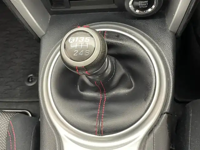 トヨタ ８６ GT 愛知県 2015(平27)年 9.5万km ピュアレッド 社外ナビ　バックカメラ　ＭＴ　禁煙車　フルセグＴＶ　ＤＶＤ　Ｂｌｕｅｔｏｏｔｈ　ＥＴＣ　クルーズコントロール　前後ドラレコ　オートライト　フォグランプ　純正１７インチアルミ　純正マット　スペアタイヤ