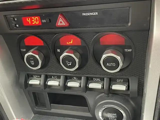 トヨタ ８６ GT 愛知県 2015(平27)年 9.5万km ピュアレッド 社外ナビ　バックカメラ　ＭＴ　禁煙車　フルセグＴＶ　ＤＶＤ　Ｂｌｕｅｔｏｏｔｈ　ＥＴＣ　クルーズコントロール　前後ドラレコ　オートライト　フォグランプ　純正１７インチアルミ　純正マット　スペアタイヤ