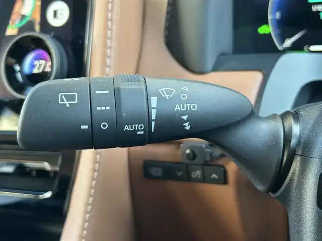 トヨタ ヴェルファイア ハイブリット Z プレミア 東京都 2024(令6)年 1万km プラチナホワイトパールマイカ ワンオーナー/ユニバーサルステップ/デジタルインナーミラー/サンセットブラウンプレミアムナッパ革シート/13.2型有機EL後席ディスプレイ/左右独立ムーンルーフ/プリクラッシュセーフティ/緊急時操舵支援/フロントクロストラフィックアラート/レーンチェンジアシスト/レーントレーシングアシスト/レーンディパーチャーアラート/全車速追従機能付レーダークルーズコントロール/アダプティブハイビームシステム/ロードサインアシスト/ドライバー異常時対応システム/プロアクティブドライビングアシスト/発進遅れ告知機能/トヨタチームメイト/純正14インチディスプレイオーディオプラス/TVキャンセラー/パノラミックビューモニター/LEDヘッドライト/LEDフォグランプ/両側パワースライドドア/カラーヘッドアップディスプレイ/パワーシート/シートヒーター/ETC2.0/純正19インチアルミホイール/革巻きステアリングホイール/パドルシフト/ステアリングヒーター/おくだけ充電/プッシュスタート/スマートキー/電動オート格納ミラー/ウインカーミラー/保証書