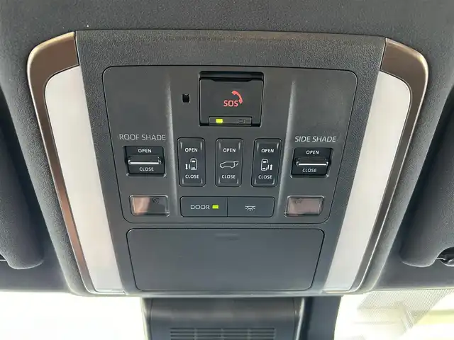 トヨタ ヴェルファイア ハイブリット Z プレミア 東京都 2024(令6)年 1万km プラチナホワイトパールマイカ ワンオーナー/ユニバーサルステップ/デジタルインナーミラー/サンセットブラウンプレミアムナッパ革シート/13.2型有機EL後席ディスプレイ/左右独立ムーンルーフ/プリクラッシュセーフティ/緊急時操舵支援/フロントクロストラフィックアラート/レーンチェンジアシスト/レーントレーシングアシスト/レーンディパーチャーアラート/全車速追従機能付レーダークルーズコントロール/アダプティブハイビームシステム/ロードサインアシスト/ドライバー異常時対応システム/プロアクティブドライビングアシスト/発進遅れ告知機能/トヨタチームメイト/純正14インチディスプレイオーディオプラス/TVキャンセラー/パノラミックビューモニター/LEDヘッドライト/LEDフォグランプ/両側パワースライドドア/カラーヘッドアップディスプレイ/パワーシート/シートヒーター/ETC2.0/純正19インチアルミホイール/革巻きステアリングホイール/パドルシフト/ステアリングヒーター/おくだけ充電/プッシュスタート/スマートキー/電動オート格納ミラー/ウインカーミラー/保証書