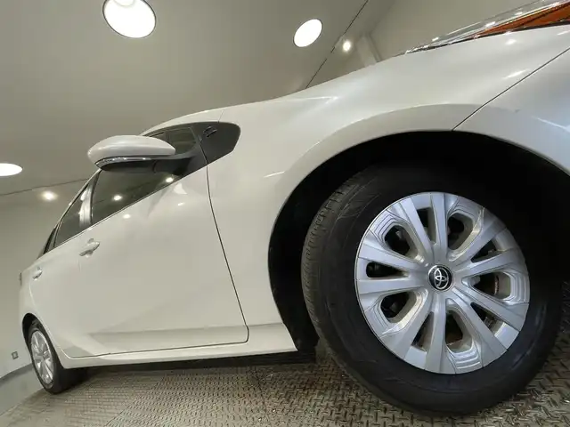 トヨタ プリウス S 愛知県 2022(令4)年 0.7万km プラチナホワイトパールマイカ 純正８インチナビ　/（AM/FM/USB/Bluetooth/Miracast)/トヨタセーフティセンス　/　　-衝突軽減ブレーキ　/　　-レーダークルーズコントロール　/　　-レーンキープアシスト/　　-オートマチックハイビーム/　　-ロードサインアシスト/ＡＣ１００Ｖ　/ビルトインＥＴＣ２．０　/ＬＥＤヘッドライト/クリアランスソナー　/先行車発進告知/バックカメラ　/ＵＳＢ接続　/純正フロアマット/アクセサリーソケット/ISOFIX/プッシュスタート/　　-スマートキー