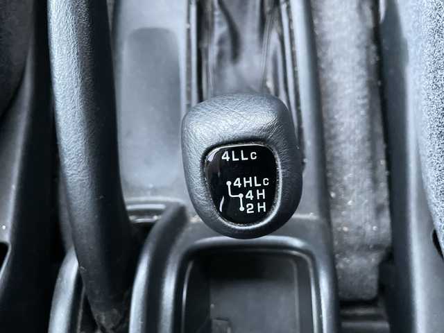 三菱 パジェロ イオ ZR 神奈川県 1999(平11)年 6.5万km フェアリーホワイト/ハミルトンシルバー ワンオーナー/4WD/前後ドライブレコーダー/純正フロアマット/純正ドアバイザー/保証書/取扱説明書