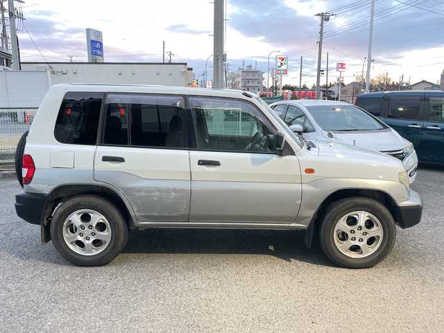 三菱 パジェロ イオ ZR 神奈川県 1999(平11)年 6.5万km フェアリーホワイト/ハミルトンシルバー ワンオーナー/4WD/前後ドライブレコーダー/純正フロアマット/純正ドアバイザー/保証書/取扱説明書