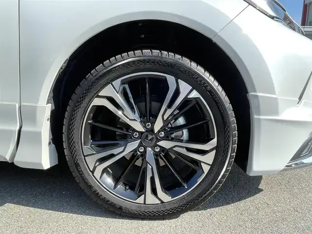 トヨタ ハリアー ハイブリッド Z レザーパッケージ 群馬県 2023(令5)年 1.1万km プラチナホワイトパールマイカ モデリスタフルエアロ　/モデリスタ２０インチＡＷ　/ＪＢＬサウンド　/純正ナビ・フルセグ・ＡｐｐｌｅＣａｒＰｌａｙ　/デジタルインナーミラー　/全周囲カメラ　/シートエアコン　/ハンドルヒーター　/ウェルカムライト/黒レザーシート/トヨタセーフティセンス/純正マット/純正AW車載
