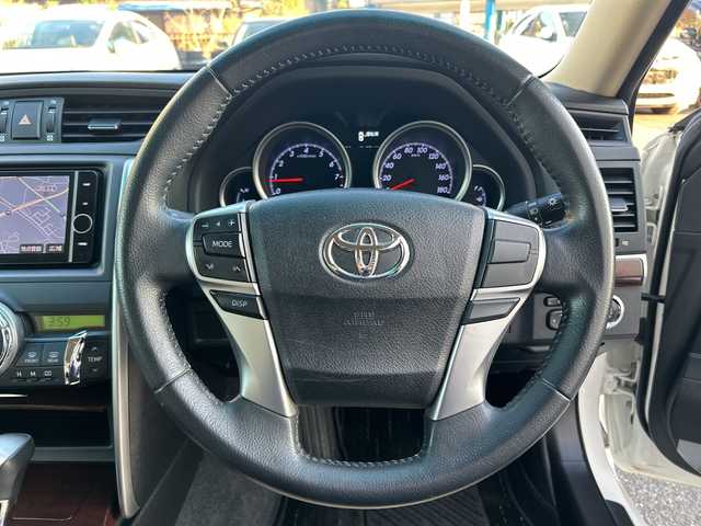 トヨタ マークＸ 250G 埼玉県 2012(平24)年 13.2万km ホワイトパールクリスタルシャイン (株)IDOMが運営する【じしゃロン熊谷店】の自社ローン対象車両になります。こちらは現金ご利用時の価格です。自社ローンご希望の方は別途その旨お申付け下さい。/純正ナビ/（CD/DVD/BT/ラジオ/フルセグ）/バックカメラ/ビルトインETC/D席パワーシート/純正フロアマット/ドアバイザー/HID/オートライト/フォグランプ/純正アルミホイール/スマートキー/プッシュスタート