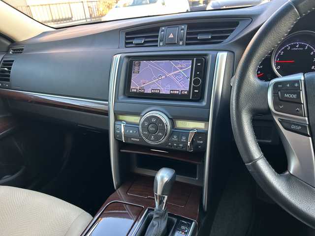 トヨタ マークＸ 250G 埼玉県 2012(平24)年 13.2万km ホワイトパールクリスタルシャイン (株)IDOMが運営する【じしゃロン熊谷店】の自社ローン対象車両になります。こちらは現金ご利用時の価格です。自社ローンご希望の方は別途その旨お申付け下さい。/純正ナビ/（CD/DVD/BT/ラジオ/フルセグ）/バックカメラ/ビルトインETC/D席パワーシート/純正フロアマット/ドアバイザー/HID/オートライト/フォグランプ/純正アルミホイール/スマートキー/プッシュスタート