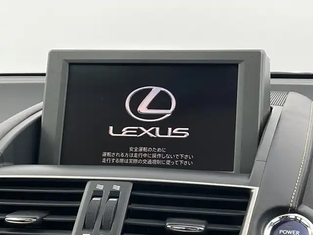 レクサス ＨＳ 250h バージョンI 新潟県 2010(平22)年 5.2万km ホワイトパールクリスタルシャイン 純正ＨＤＤナビ（CD・MD・USB・DVD）/レザーシート　/バックフロントカメラ　/前席パワーシート/前席シートヒーター/前席エアシート　/メモリーシート　/前後コーナーセンサー　/クルーズコントロール　/フルセグ　/オートライト/純正ビルトインETC　/アイドリングストップ/ウッドコンビステアリング/ステアリングリモコン/コーナーポール/リアサンシェード/スマートキー/スペアキー/純正フロアマット/純正１７インチアルミホイール